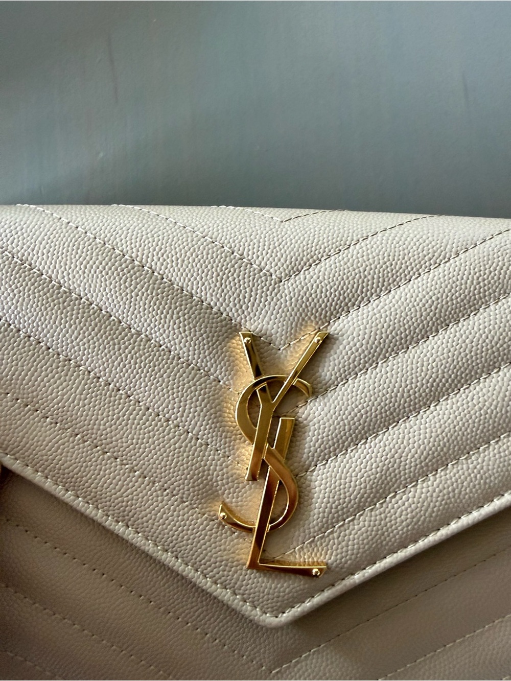 Saint Laurent Cassandre Matelassé Leather Wallet on a chain - Picture 11 of 16